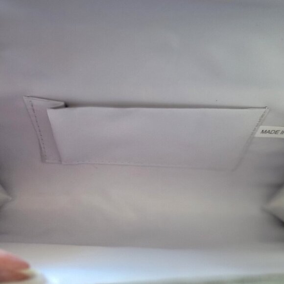 𝅺CLUTCH Sparkling Envelope Silver Textured Handbag Shoulder Chain NIB - Picture 10 of 14